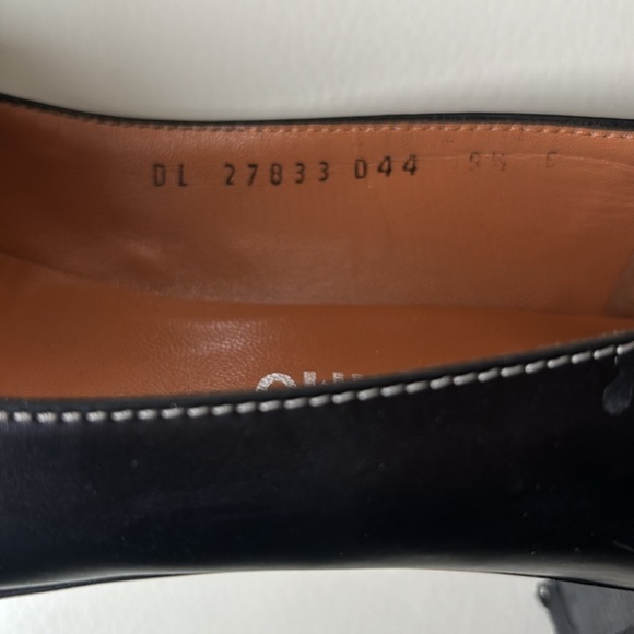 Salvatore Ferragamo Black Leather Pumpd - Picture 9 of 11